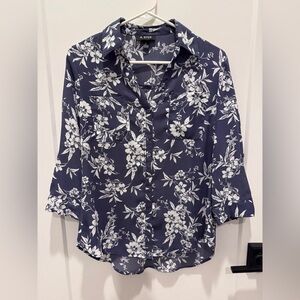 A. Byer Periwinkle / White Floral Button Down Shirt Size Med.